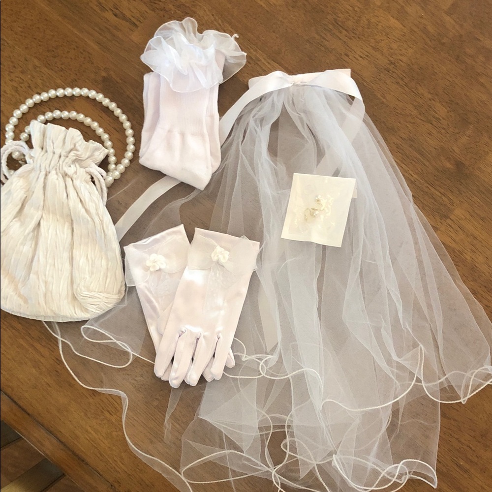 Accessory Set White Veil, Earrings, Gloves, Socks, White Bag For Ceremonials